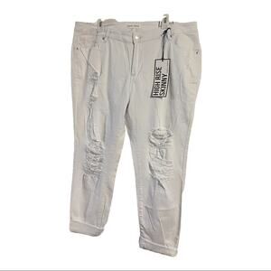 Almost Famous White Distressed Jeans Plus Size 20 Front & Back Pockets NEW